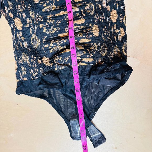 Free People Women's Floral Print Bodysuit Black - Size Medium - Picture 10 of 10